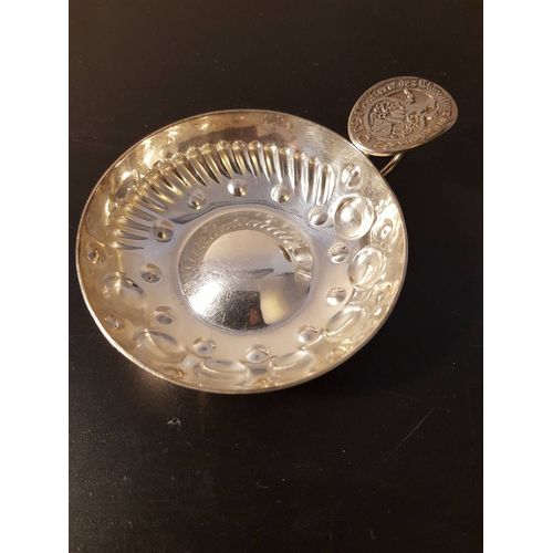 Coupelle Chevalier Tastevin En Métal Blanc.