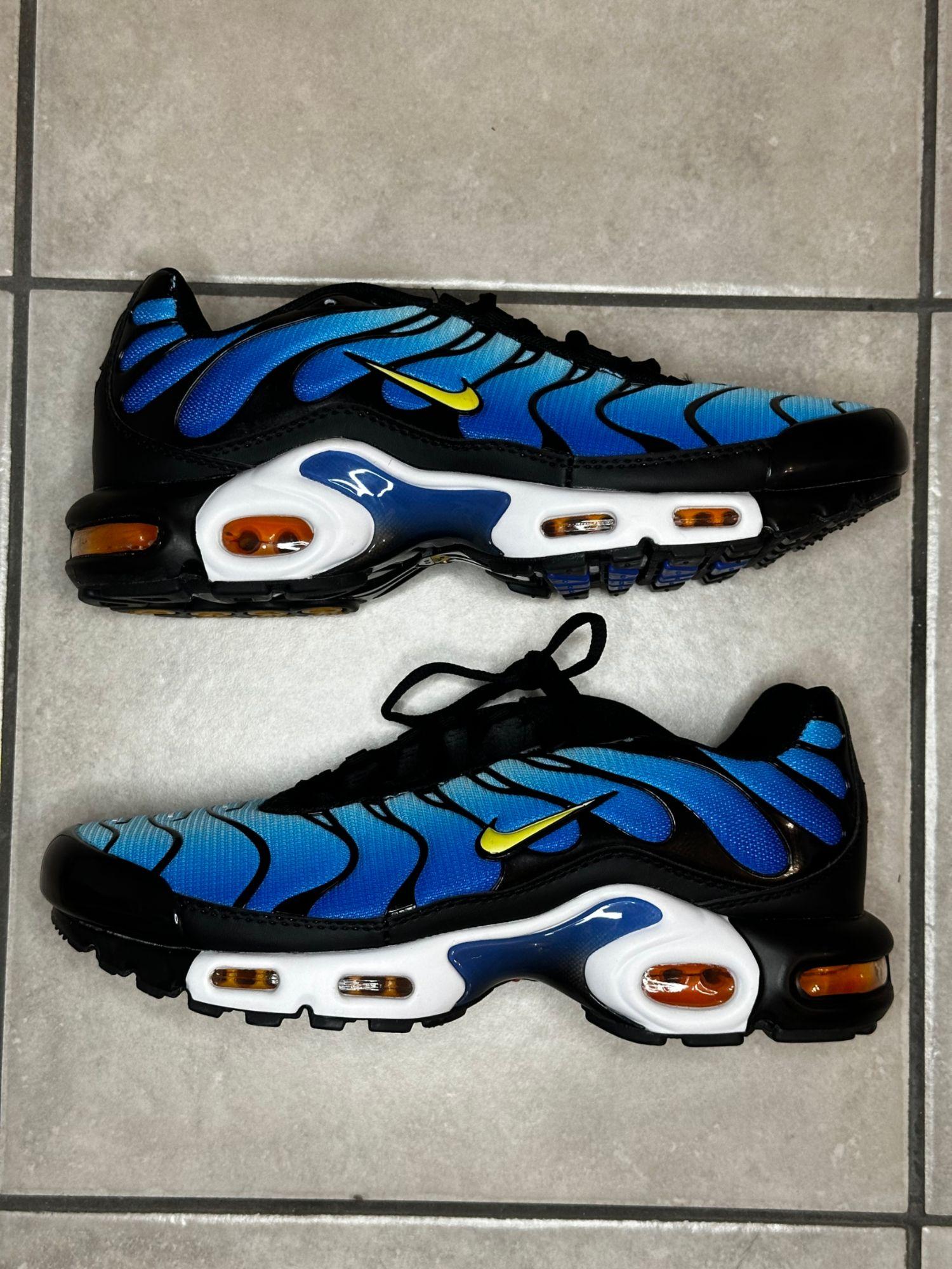 Nike air max bleu hotsell et noir