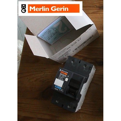 merlin gerin Disjoncteur - circuit breaker électricité entreprise PME