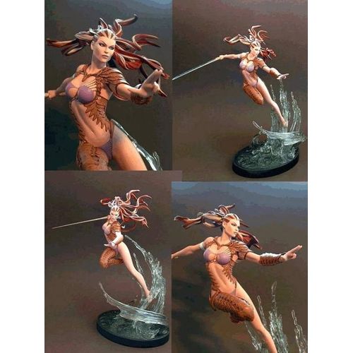 Fathom Kiani   Statue