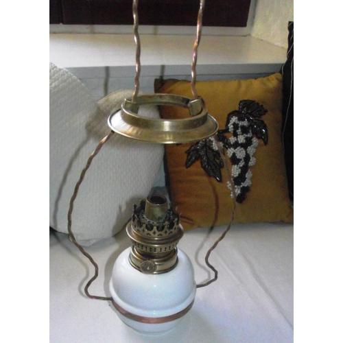 Lampe À Pétrole Ancienne Marque Kosmos Brenner En Opaline Avec Son Support.