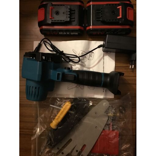 mini tronçonneuse à batterie
