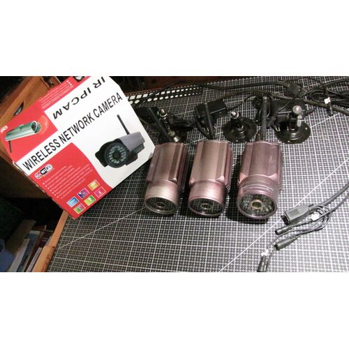 LOT 3 CAMERAS VIDEO SURVEILLANCE - IP -FIXE - FOSCAM - FI8904W - EXTERIEURE - ALUMINIUM - ETANCHE