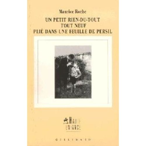 Un Petit Rien-Du-Tout Tout Neuf Plié Dans Une Feuille De Persil