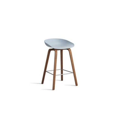 Hay - Tabouret De Bar About A Stool Aas 32 Noyer - Slate Blue 2.0 - Repose-Pied Acier Inoxydable - Hauteur D'assise 65 Cm - Standardgleiter Kunststoff - Bleu