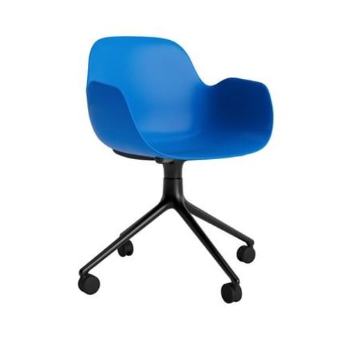 Normann Copenhagen - Chaise Form Pivotante Avec Accoudoirs - Normanncopenhagenformbrightblue - Aluminium Noir - Bleu