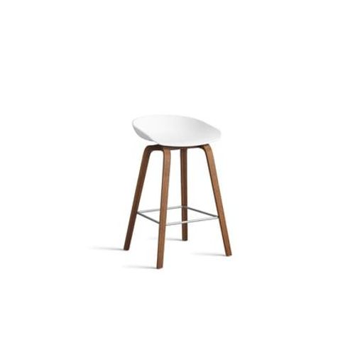 Hay - Tabouret De Bar About A Stool Aas 32 Noyer - White 2.0 - Repose-Pied Acier Inoxydable - Hauteur D'assise 65 Cm - Standardgleiter Kunststoff - Blanc