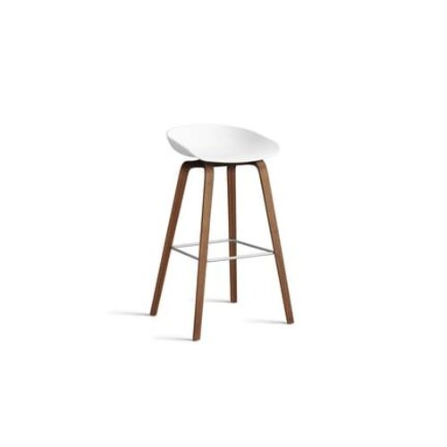 Hay - Tabouret De Bar About A Stool Aas 32 Noyer - White 2.0 - Repose-Pied Acier Inoxydable - Hauteur D'assise 75 Cm - Standardgleiter Kunststoff - Blanc