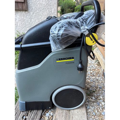 Schampouineuse Kaarcher BRC30/15c neuve avec facture 