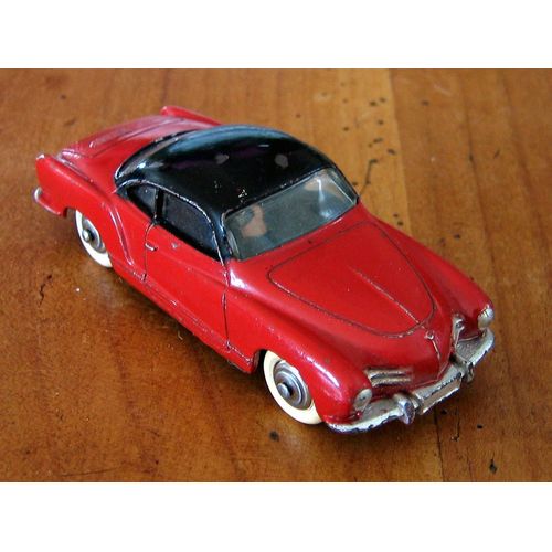 Volkswagen Coupé Karmann Ghia - 1/43 Ème-Dinky Toys