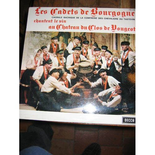 Chantent Le Vin  Au Chateau De Clos  De Vougeot