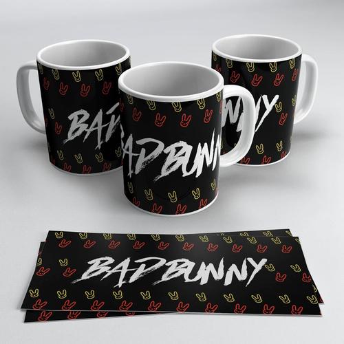 Mug Bad Bunny Avec Fond Noir Et Nom En Blanc Nacré - Cadeau Pour Les Fans Du Chanteur (330 Ml En Céramique)