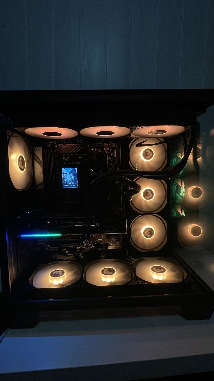 PC GAMER Ryzen 5 7500F / RX 9060 XT 16GB / DDR5 / Windows 11