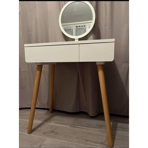 Coiffeuse Avec Miroir Et 2 Tiroirs Intégrés.