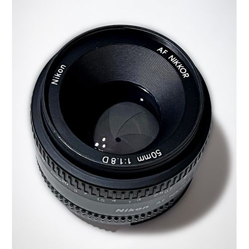 Objectif Nikon AF NiKKOR 50mm 1:1.8 D sans notice ni emballage