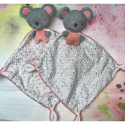 Doudou Souris Mots D'enfants Gris Rose Cape Mouchoir Lot De Deux Doudous Joues Peluches Bebe Naissance Fille