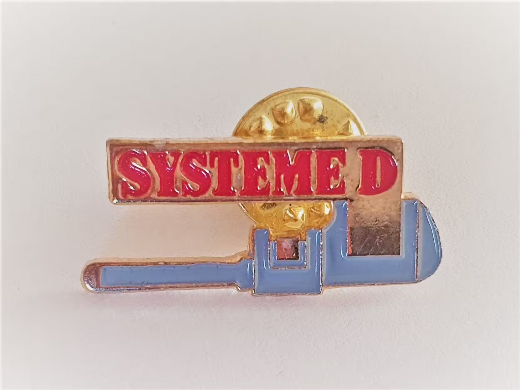 Pins Medias Magazine Systeme La Cle A Molette