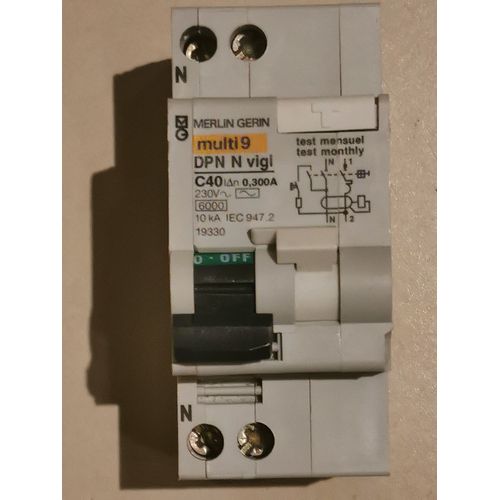 Merlin Gérin (Schneider) - Disjoncteur différentiel 40A Multi9 C40 Vigi 300mA