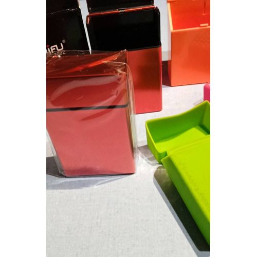 Lot de 5 boîtes à cigarettes ,case , 2 laifu en aluminium de couleur et 3 en plastique de couleur