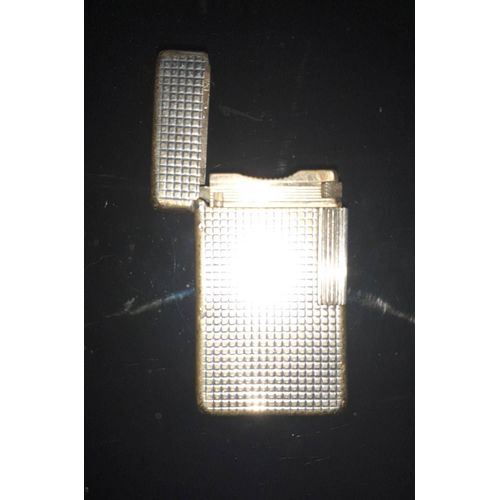 Très Bon Briquet Dupont Argent Et Or