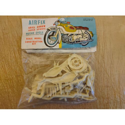 Maquette Moto Airfix 1/16 : Ariel Arrow Super Sports Motor Cycle-Airfix