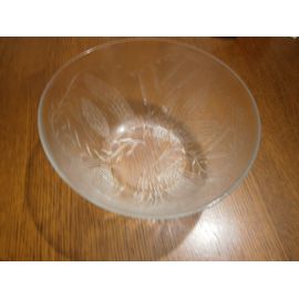 Saladier En Verre Motifs Incrustés Diamètre 28 Cm En Très Bon État