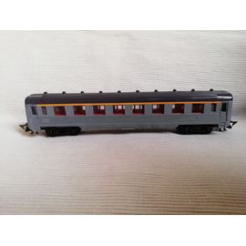 Wagon Voyageur N° 19 Ho 1/87 ( Made In France )-Jouef