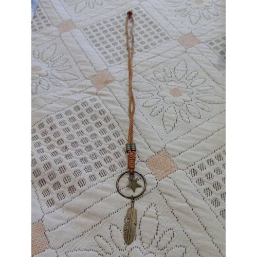 Sautoir Baba Cool Artisanal Cuivre Et Ficelle Plume Indienne Marron/ Doré Vintage Années 80.