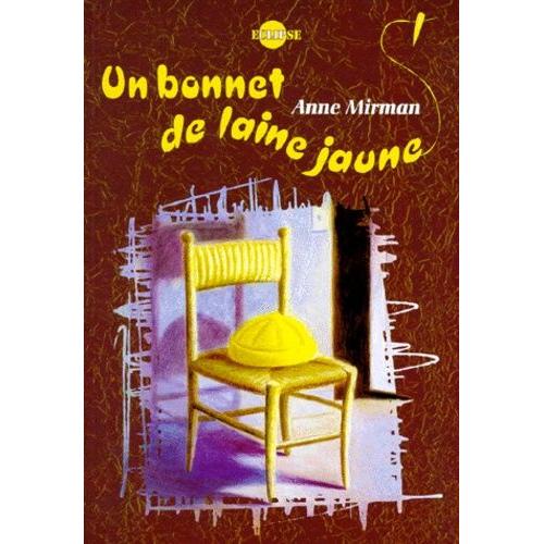 Un Bonnet De Laine Jaune