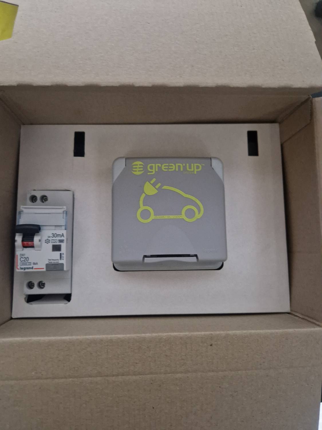 Prise de recharge green up legrand