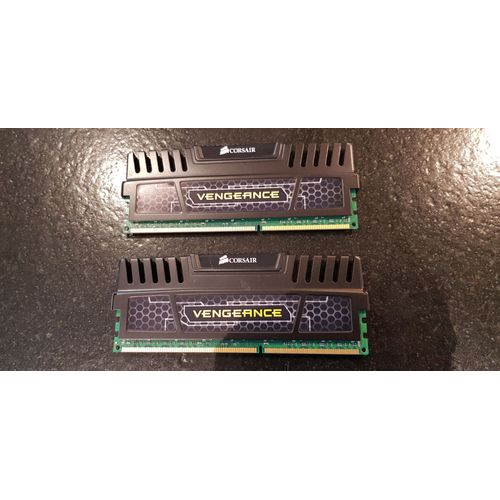 CORSAIR DDR3 16 GB
