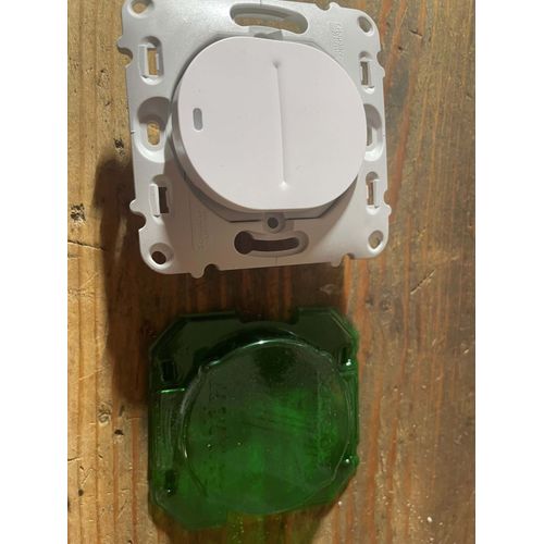 Ancien ovalis poussoir à voyant led S261276