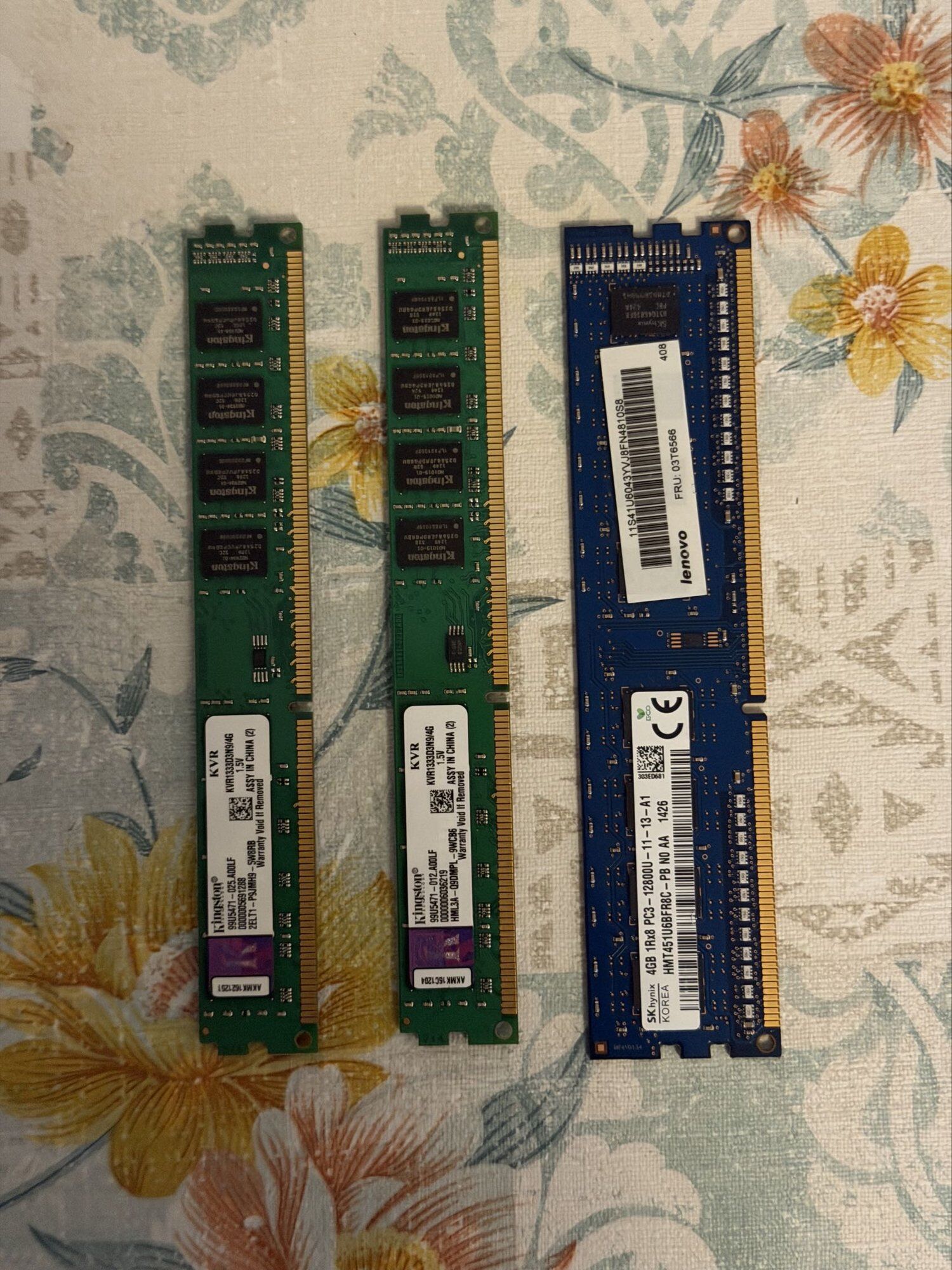 3 x Mémoire ram ddr3 4go chaque