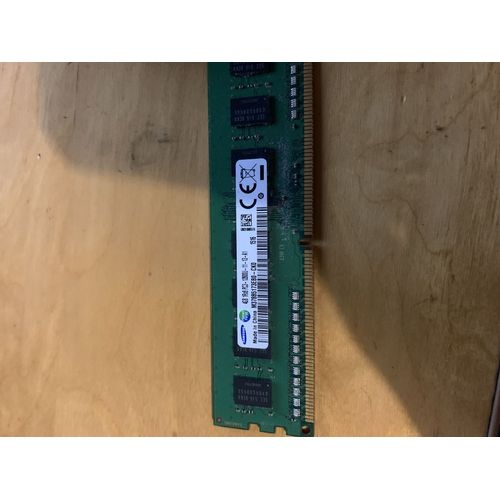 Samsung M378B5173EB0-CK0 4Go PC3-12800U (DDR3-1600) DIMM Mémoire RAM