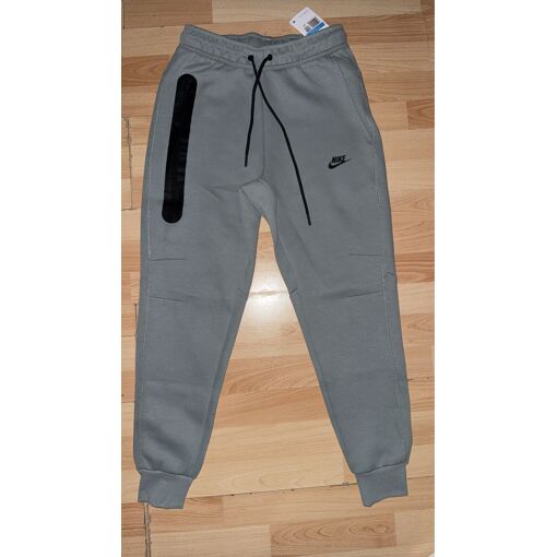 Nike Tech Gris