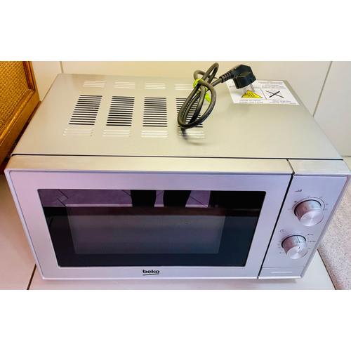 Micro ondes gril BEKO argent posable MGC 20100 S