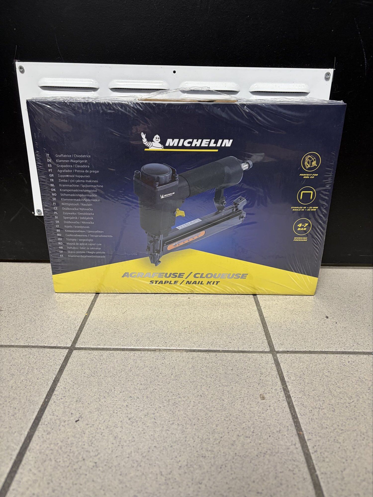 Agrafeuse pneumatique MICHELIN 1126000425 – Cloueuse / Agrafeuse pr...