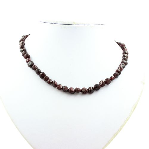 Collier Perles Grenat Du Mozambique Chaine En Acier Inoxydable.