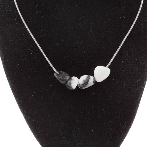 Collier Jaspe Zèbre Du Brésil 4 Perles Chaine En Acier Inoxydable.