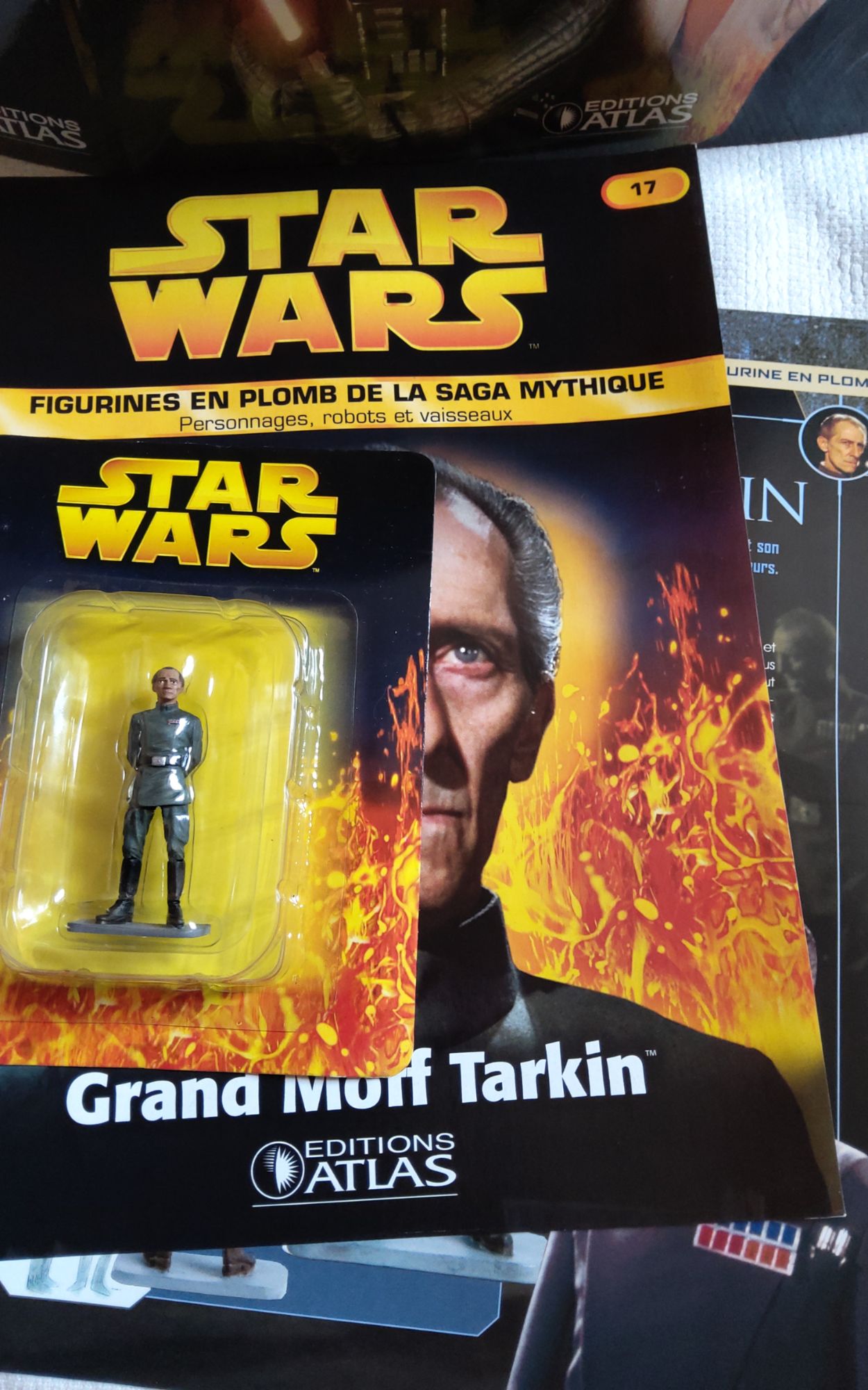 Figurine Star Wars En Plomb N° 17 : Grand Moff Tarkin Avec Fiche Et Fascicule Atlas