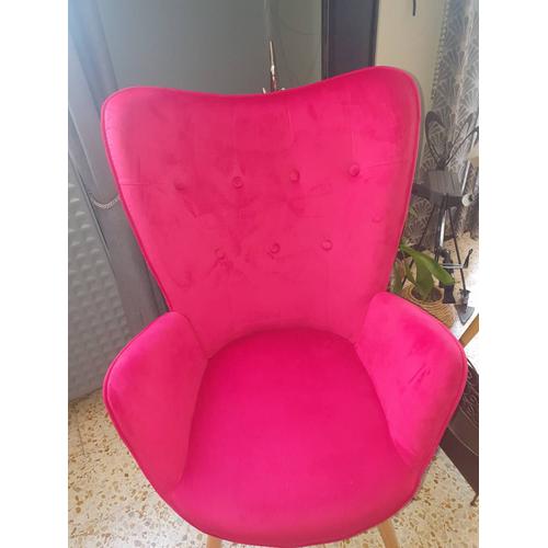 Fauteuil De Couleur Rouge