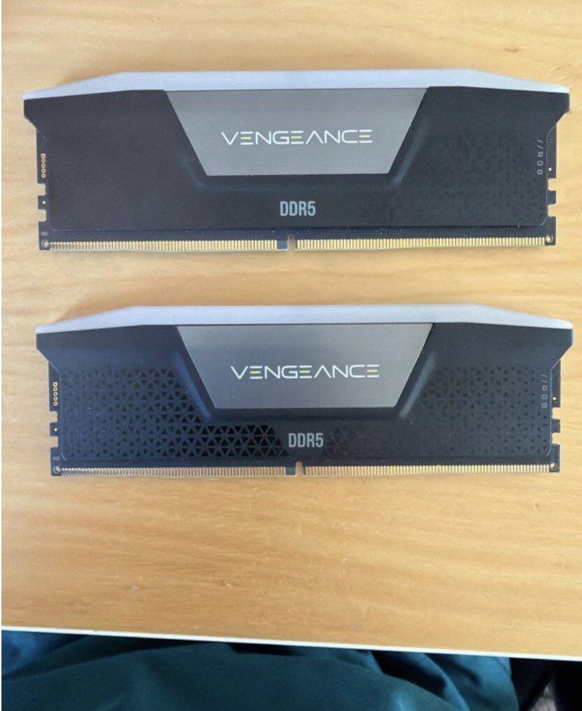 RAM 32GO (16x2) DDR5 7200MHZ VENGEANCE RGB CORSAIR