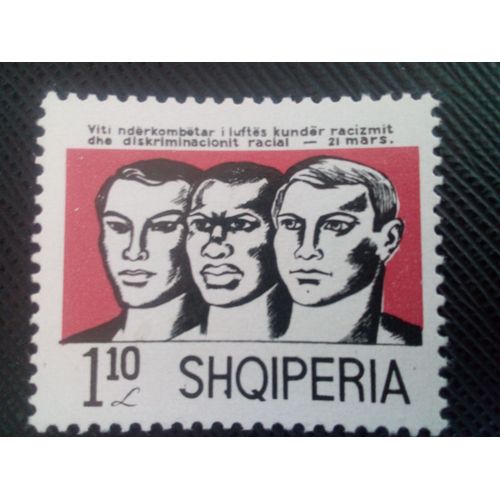 Timbre Albanie Y T 1296 Année Internationale Contre La Discrimination Raciale 1971 ( 120208 )