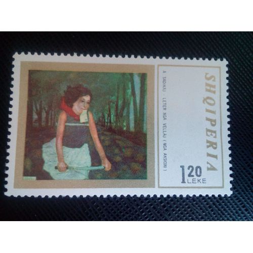 Timbre Albanie Y T 1334 Fille Dans La Forêt Par Avenir Sadikaj 1971 ( 120208 )