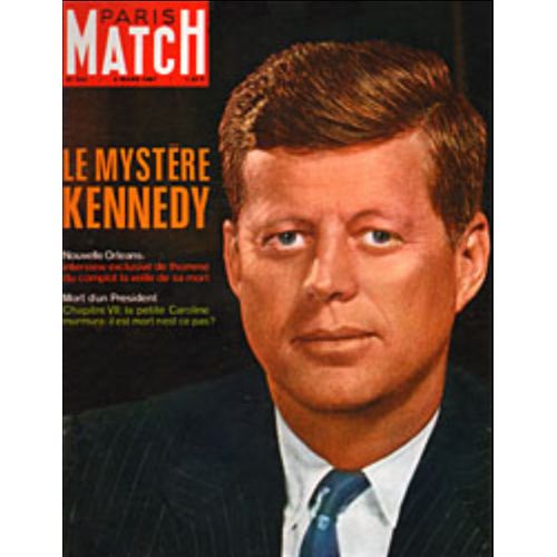 Paris Match N° 934 : Kennedy (Couv’), Johnny Hallyday Et Sylvie Vartan (2 Pages), Liz Taylor Et Richard Burton (4 Pages), Robert Oppenheimer (4 Pages) + Pub Lacoste - 4 Mars 1967
