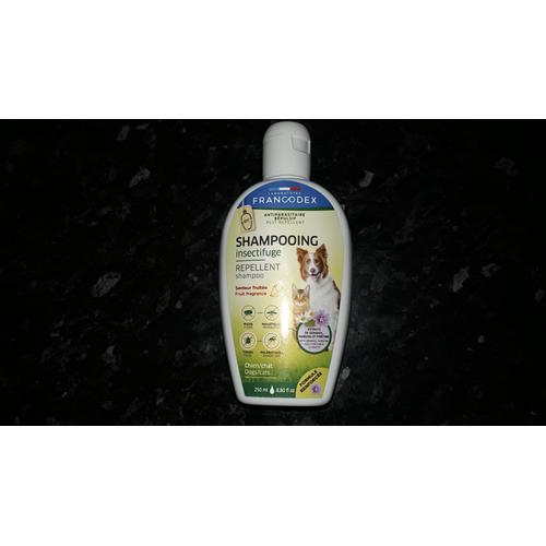 Shampoing Insectifuge Francodex Senteur Fruité (Chats/Chiens) 250ml