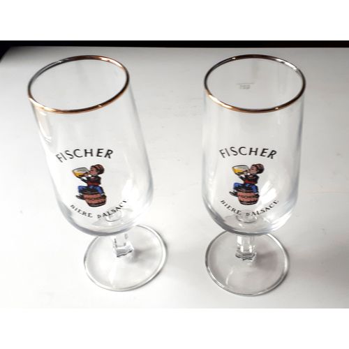 Deux Verres À Bière Fischer D'alsace- Décorés Avec Le Logo Emblème De La Brasserie Fischer- Hauteur 17cm Avec Le Pied - Pour Savourer Une Bière En Duo