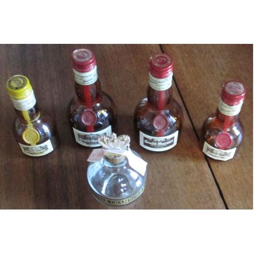 Lot De 5 Mignonnettes Vides (Dont 2 Identiques)- Grand Marnier Cordons Rouge Et Jaune + Royale Chambord