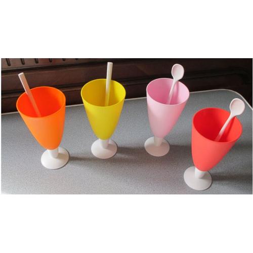 Quatre Coupes À Pied 330ml + 4 Grandes Cuillères Modèle Allegra De Tupperware Parfait Glasses- Pieds Démontables- Couleurs Claires Différentes-Pour Glaces, Desserts, Boissons Fraiches Etc