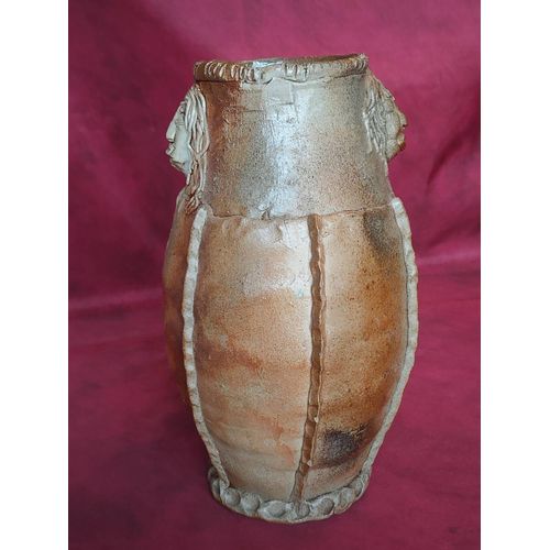 Ancien pot en grès artisanal